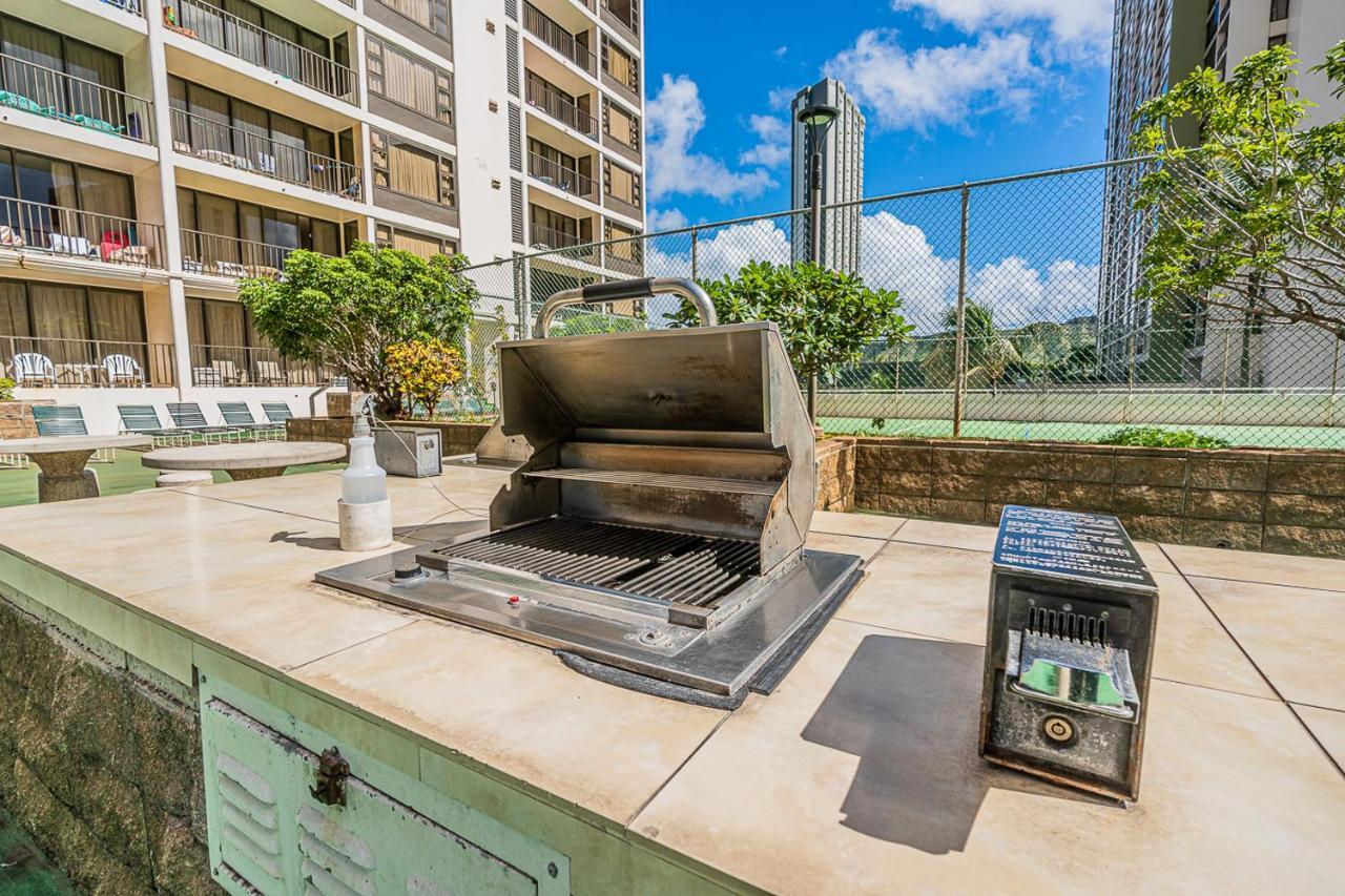 Waikiki Banyan, Pool, Parking, Sauna, Jacuzzi, WiFi, BBQ, AC, Honolulu Bagian luar foto