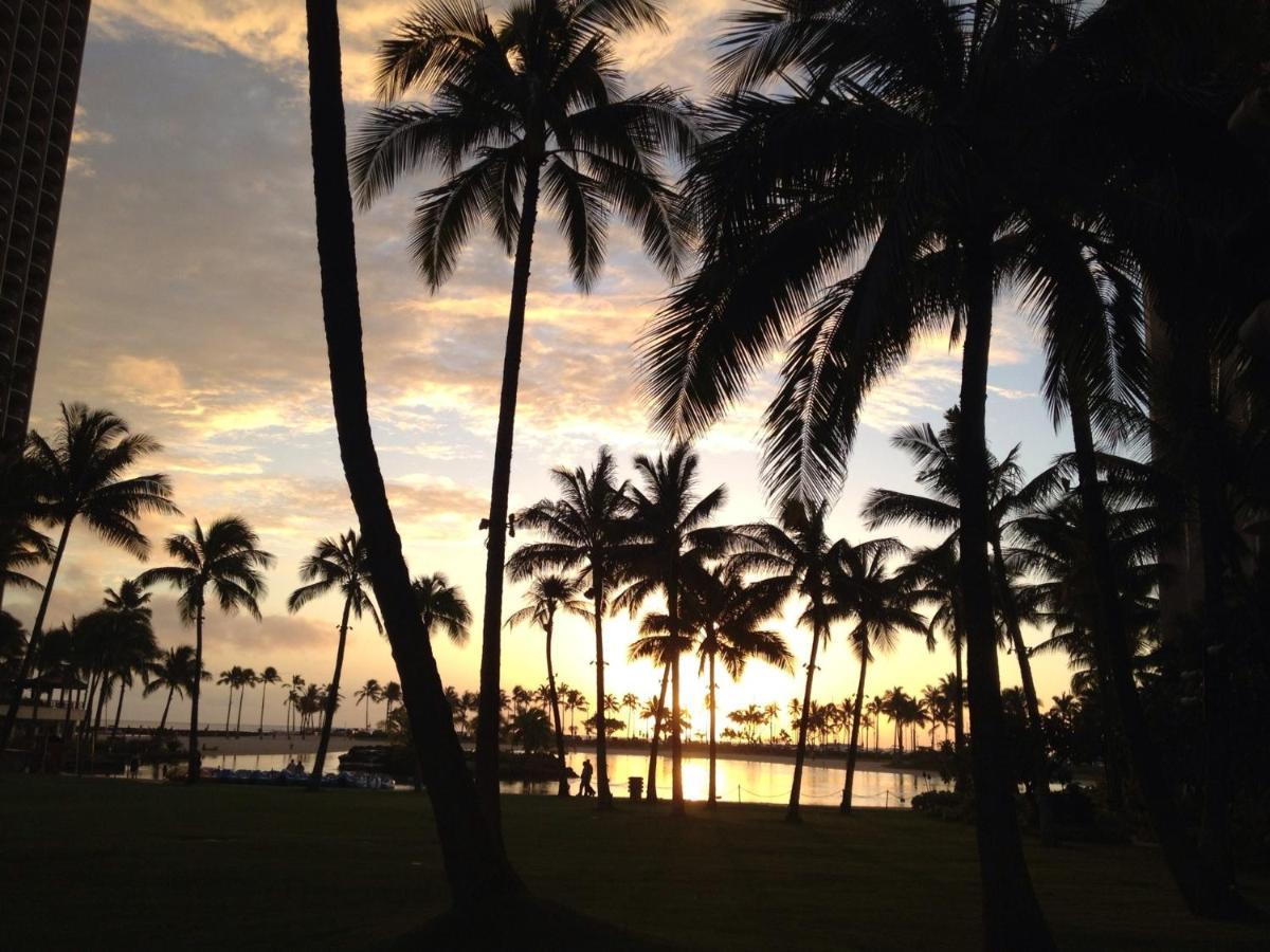 Waikiki Banyan, Pool, Parking, Sauna, Jacuzzi, WiFi, BBQ, AC, Honolulu Bagian luar foto