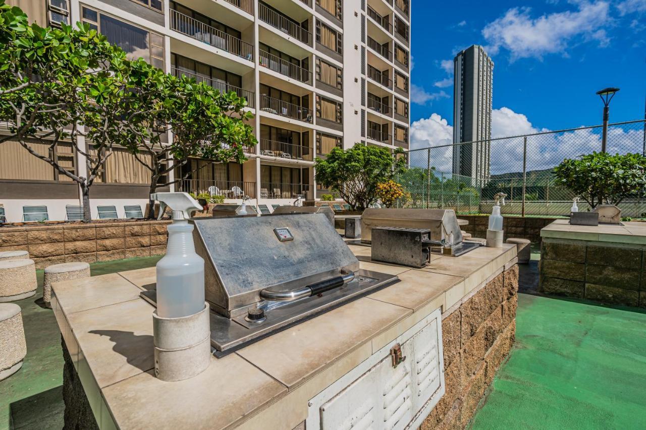 Waikiki Banyan, Pool, Parking, Sauna, Jacuzzi, WiFi, BBQ, AC, Honolulu Bagian luar foto