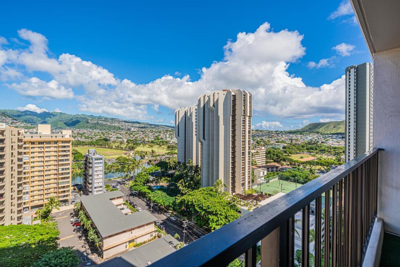 Waikiki Banyan, Pool, Parking, Sauna, Jacuzzi, WiFi, BBQ, AC, Honolulu Bagian luar foto