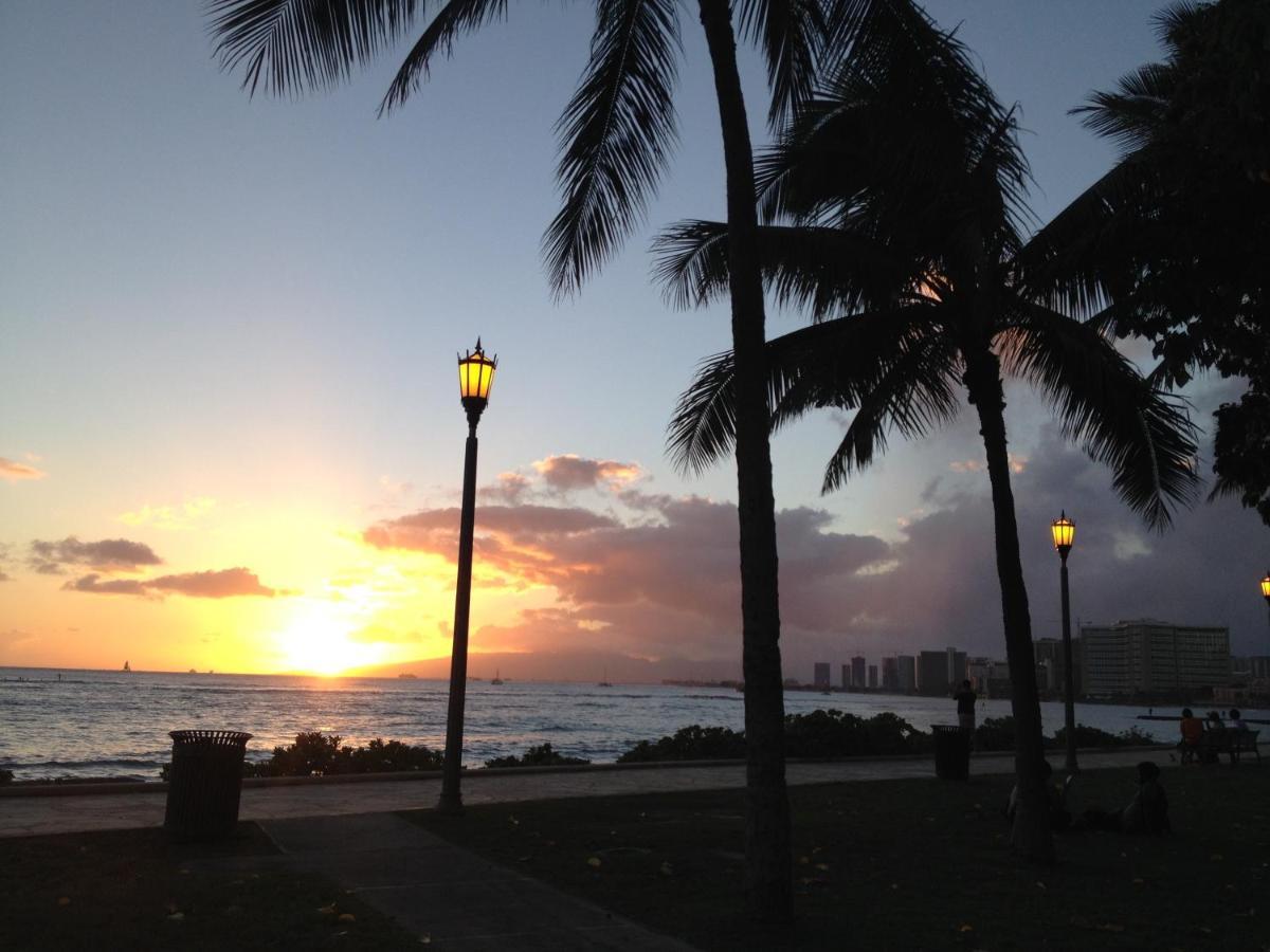 Waikiki Banyan, Pool, Parking, Sauna, Jacuzzi, WiFi, BBQ, AC, Honolulu Bagian luar foto