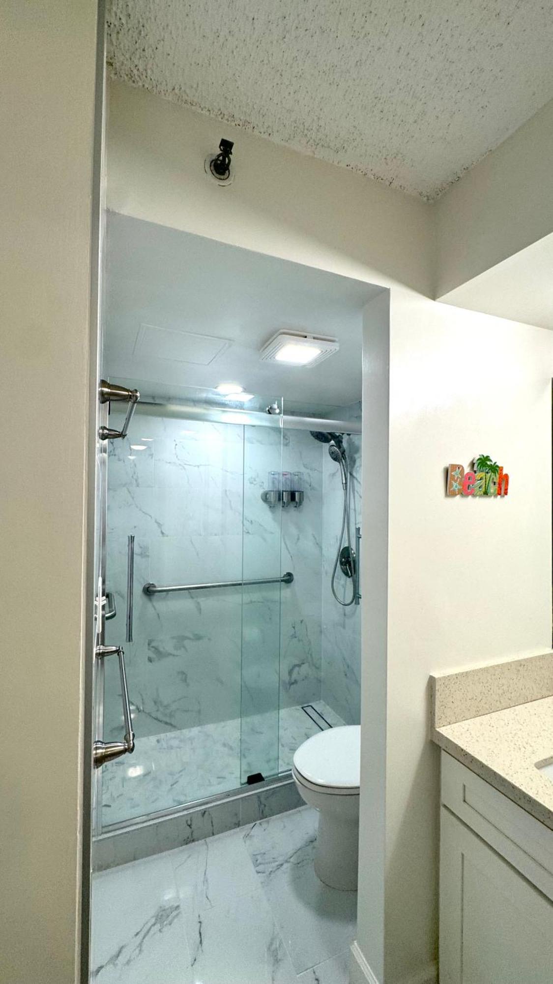 Waikiki Banyan, Pool, Parking, Sauna, Jacuzzi, WiFi, BBQ, AC, Honolulu Bagian luar foto